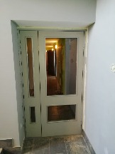 Установленная дверь 1
